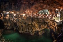 Photo of Ресторан-пещера на греческом побережье